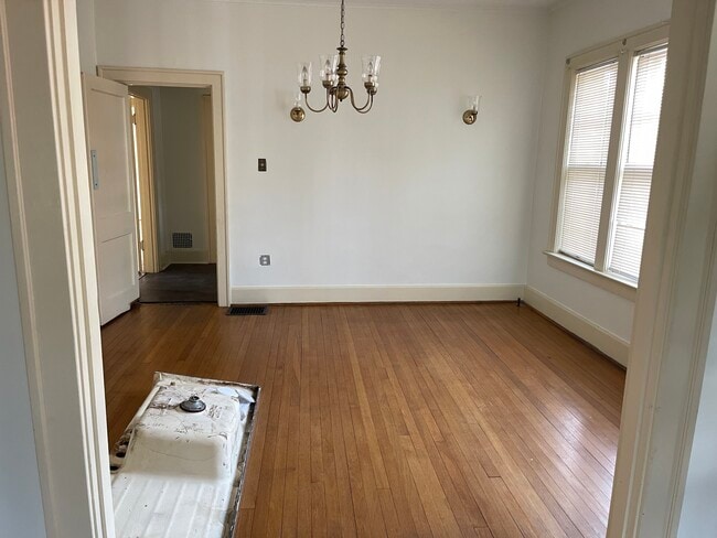 Building Photo - 227 Sycamore Rd