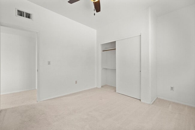 Building Photo - Beautiful Santa Fe Home on Large Corner Lot!