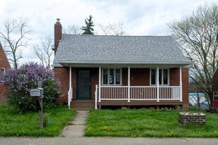 Building Photo - 713 Overhill Dr