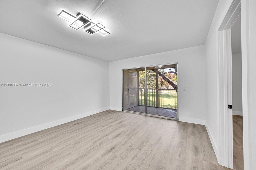 Building Photo - 1200 SW 124th Ter