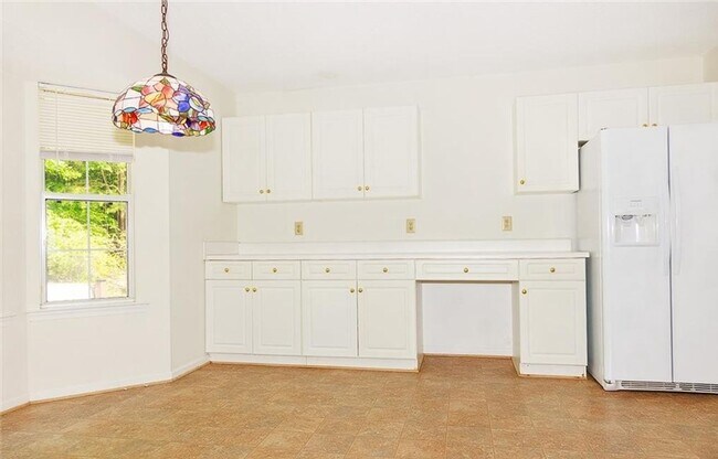 Building Photo - LONGHILL STATION