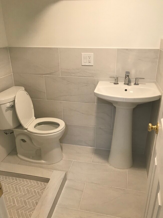 Building Photo - 367 Briar Brae Rd