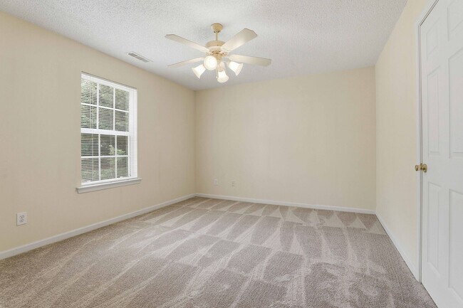 Building Photo - Updated 4BR Home in Timberlane with Fenced Yard and Stone Patio