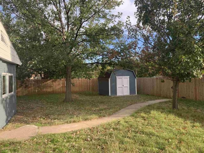 Building Photo - 4111 Stearns Ave