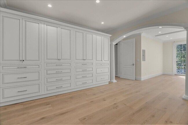Building Photo - Luxury 10 Bedrooms, 9 Bathroom Estate for Lease in Los Gatos