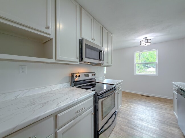 Building Photo - 1751 Pepper Dr