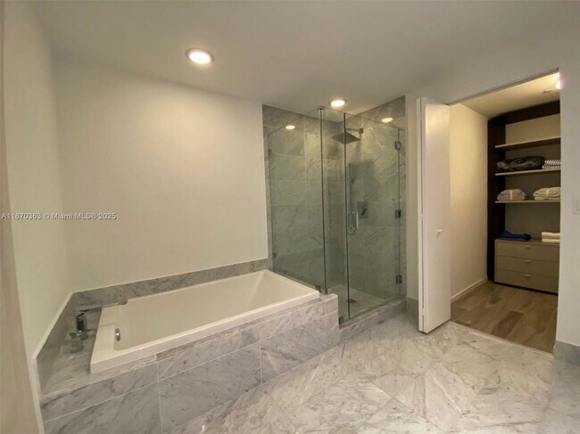 Building Photo - 801 S Miami Ave