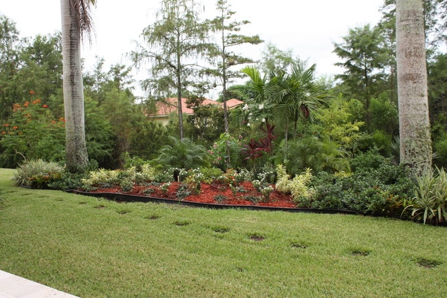 Building Photo - 5862 Homeland Rd