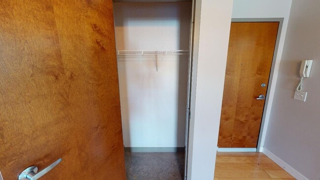 Building Photo - 769 N High St