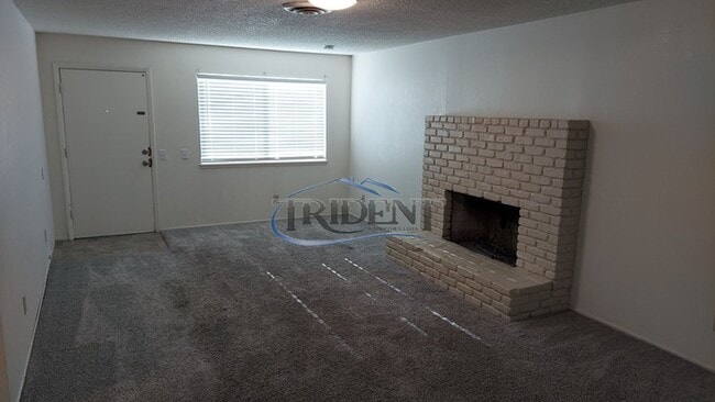 Building Photo - This is a cute updated 3 bedroom 2 bath house