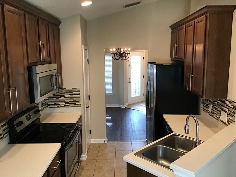 Building Photo - 705 Turkey Point Dr