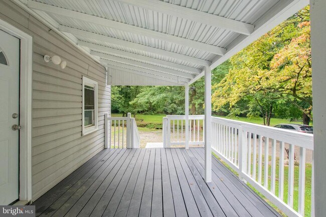 Building Photo - 1425 Manor Rd