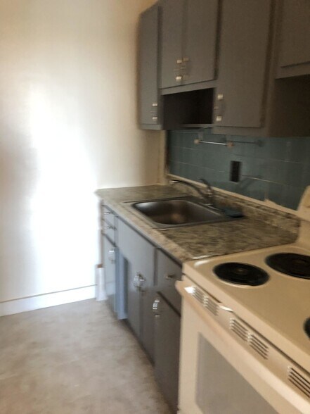 Building Photo - 464 Beacon St