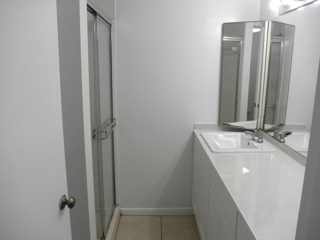 Building Photo - Village of Sandalwood Lakes