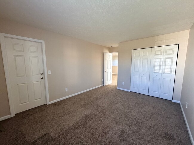 Building Photo - 1883 Creekstone Dr