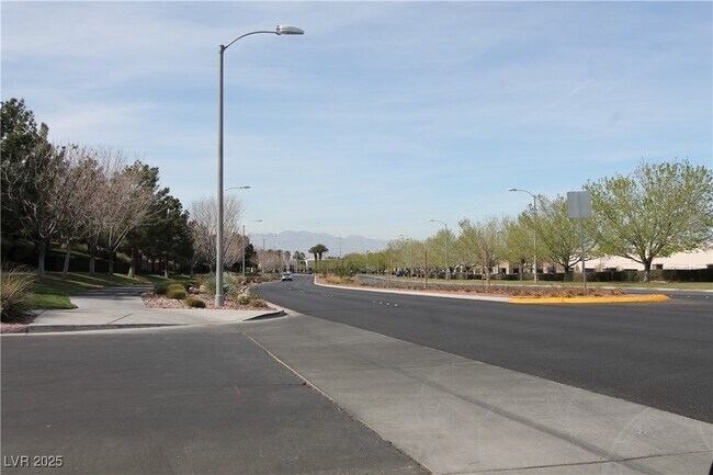 Building Photo - 2568 Diplomacy Pointe Ct