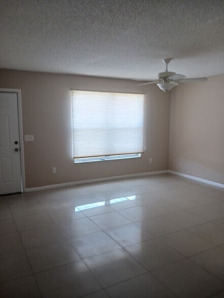 Building Photo - 4151 Pine Drop Ln