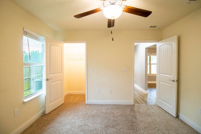Building Photo - 3215 Stephens Landing Ln