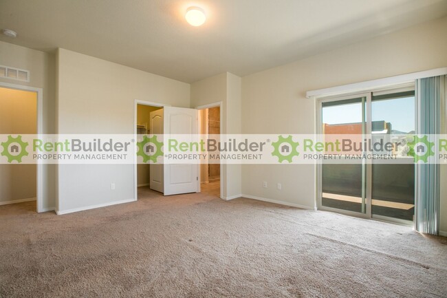 Building Photo - $200 off your first full month's rent with...