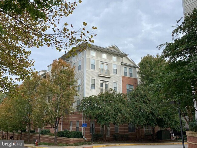 Building Photo - 2791 Centerboro Dr