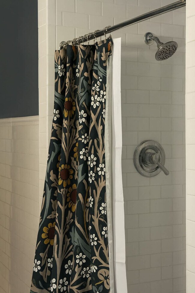 Building Photo - 258 W Market St