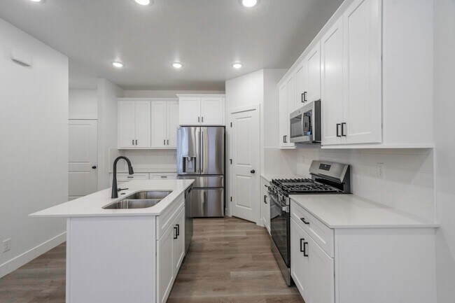 Building Photo - 907 Bright Rdg Ln