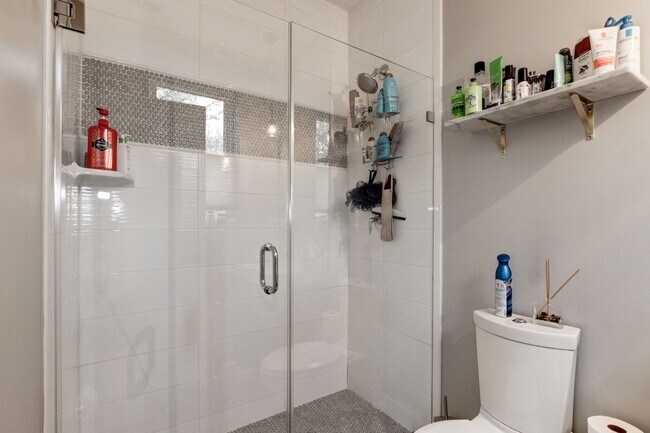 Building Photo - Stunning premium corner Townhome condo in ...