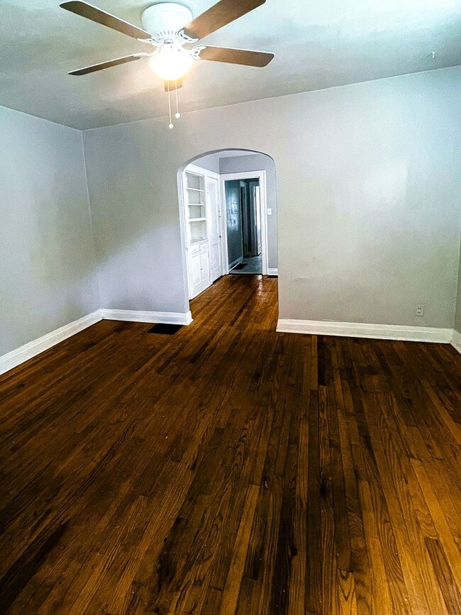 Building Photo - 1464-1466 N Chester Ave