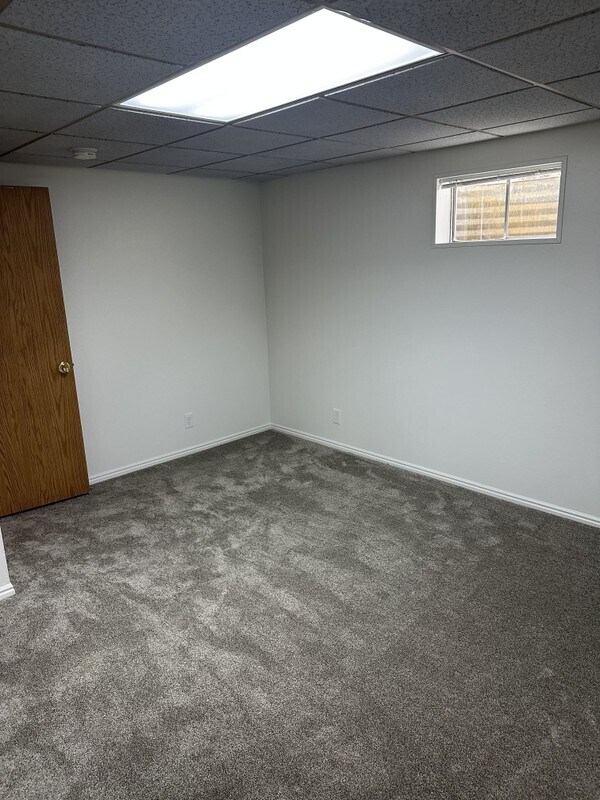 Building Photo - 906 N 1020 E