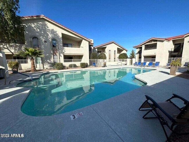 Primary Photo - 10610 S 48th St