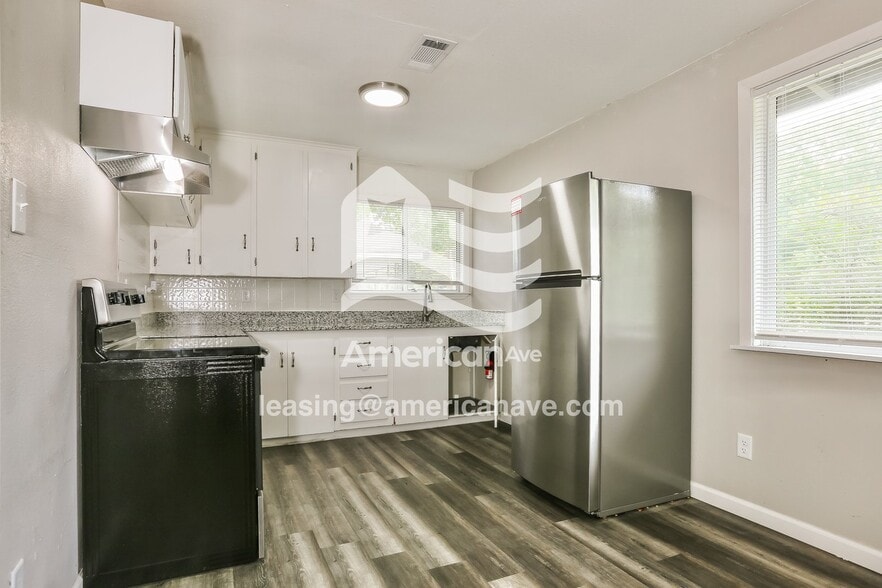 Building Photo - 1615 Madden Rd