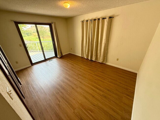 Building Photo - Beautiful Golf Course Home | 2 Bed • 2 Bath • Bonus Room