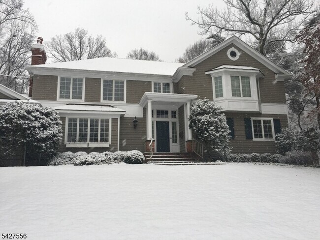 Building Photo - 7 Byron Rd