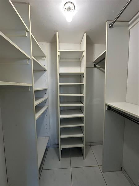 Building Photo - 5300 NE 24th Terrace