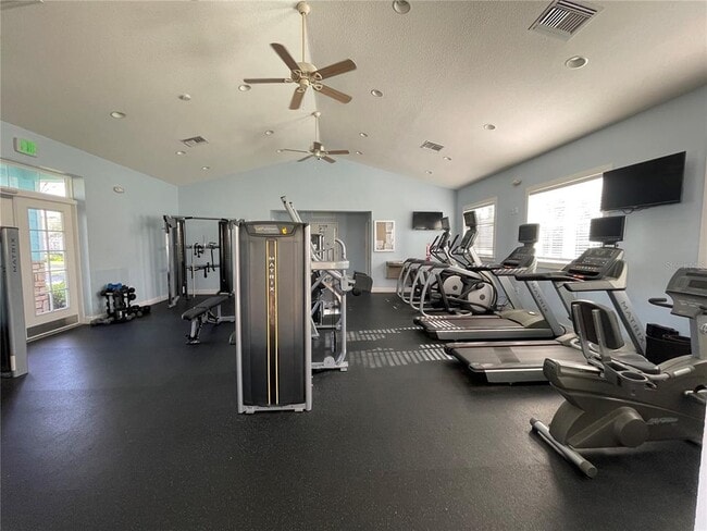 Building Photo - 14155 Lakeview Park Rd