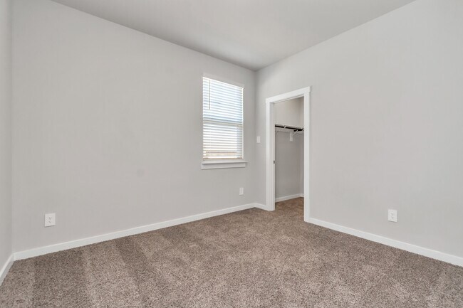 Building Photo - 3020 Gunnersbury Dr
