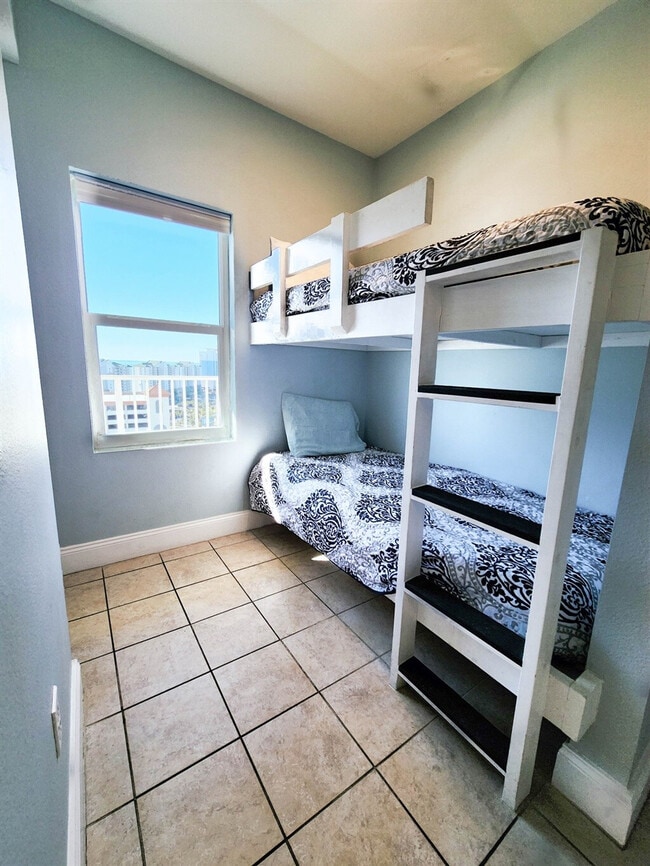 Building Photo - 102 Gulfside Ct