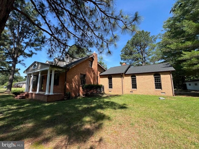Building Photo - 9872 Red Hill Rd