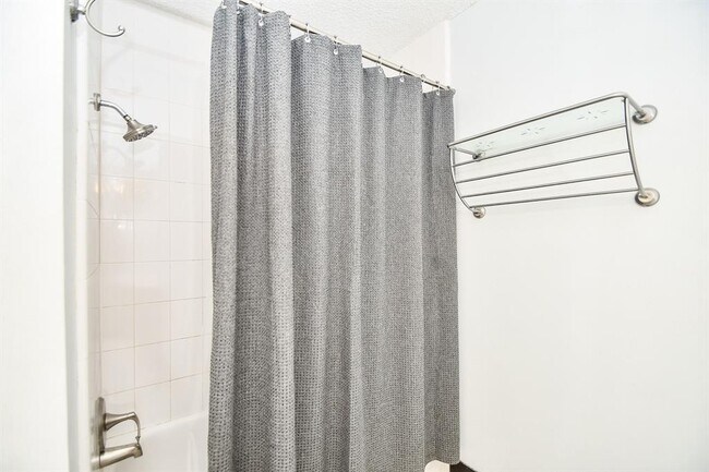 Building Photo - 3200 S Gessner Rd