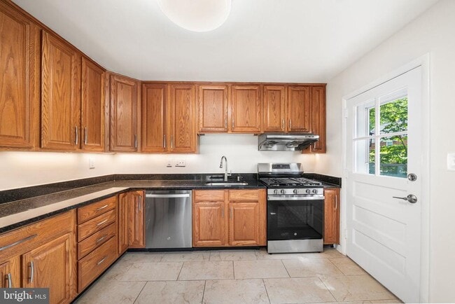 Building Photo - 5313 Taney Ave