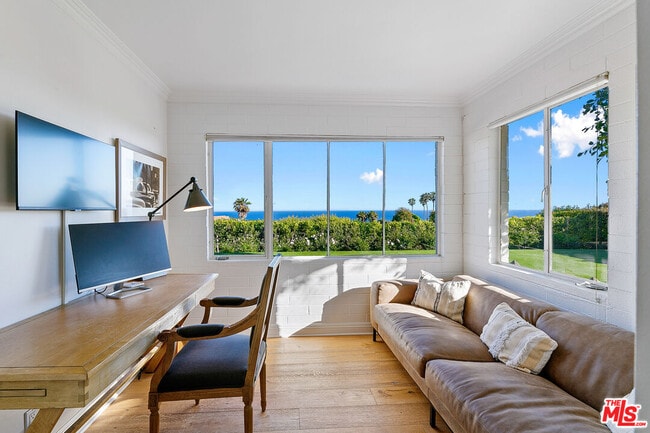 Building Photo - 26887 Sea Vista Dr