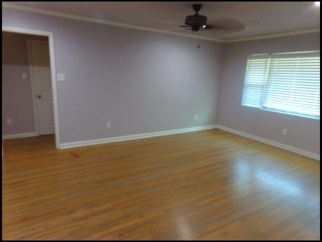 Building Photo - 305 W I Ave