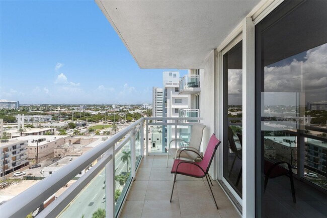 Building Photo - 6917 Collins Ave