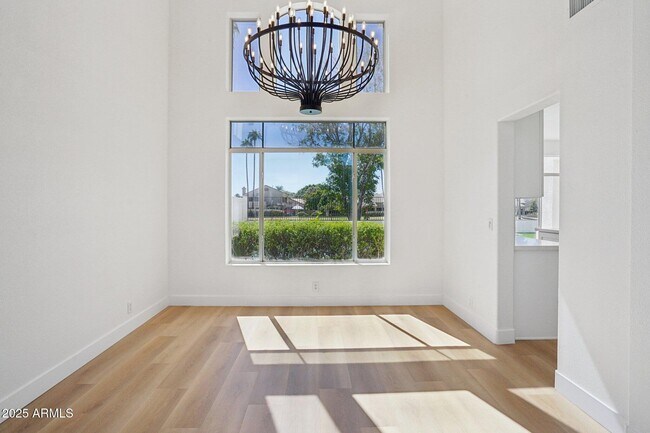 Building Photo - 5953 W Aurora Dr