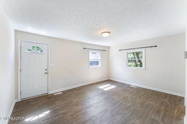 Building Photo - 158 Hamilton Cir