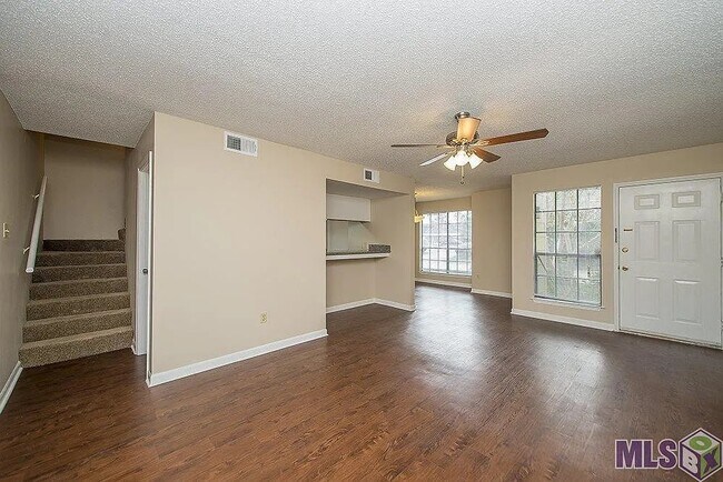 Building Photo - 10213 Ballina Ave