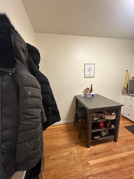 Building Photo - 10 Aberdeen St