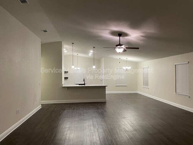 Building Photo - 5157 Peach Dr