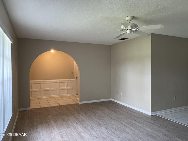 Building Photo - 1239 Edna Dr