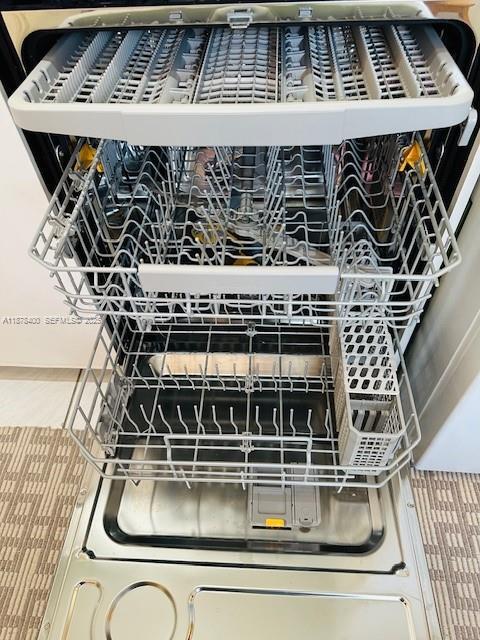 Building Photo - 500 NE 14th Ave